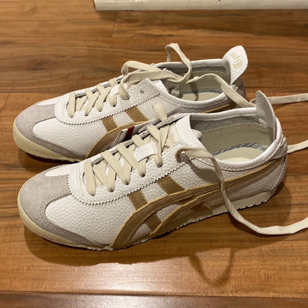 Onitsuka Tiger Mexico 66 sneakers in white/tan presidio